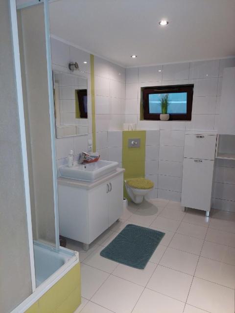 Mazurska Piwniczka Apartamento Giżycko Exterior foto